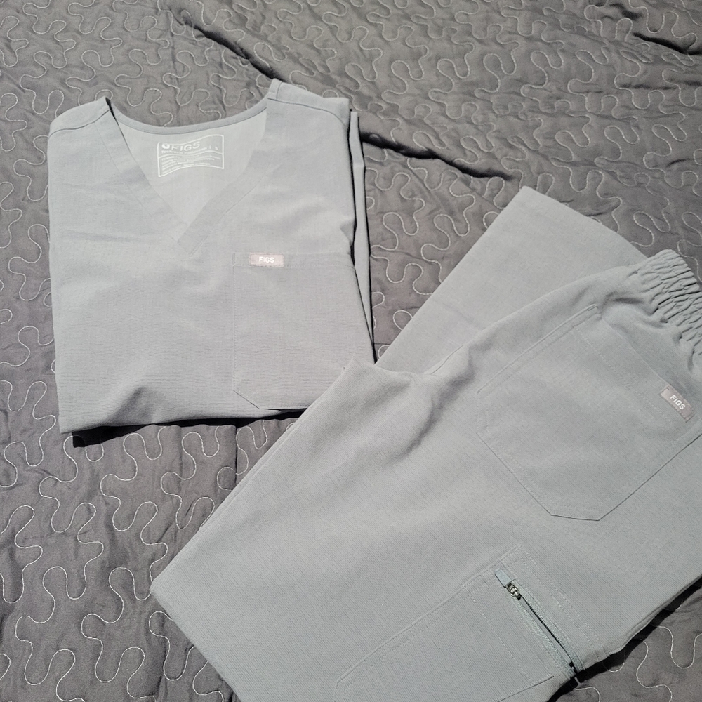 Figs scrub set